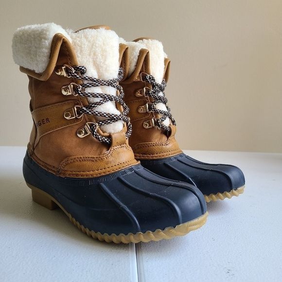 Tommy Hilfiger Shoes - Tommy Hilfiger winter boots sz 5 [B7]